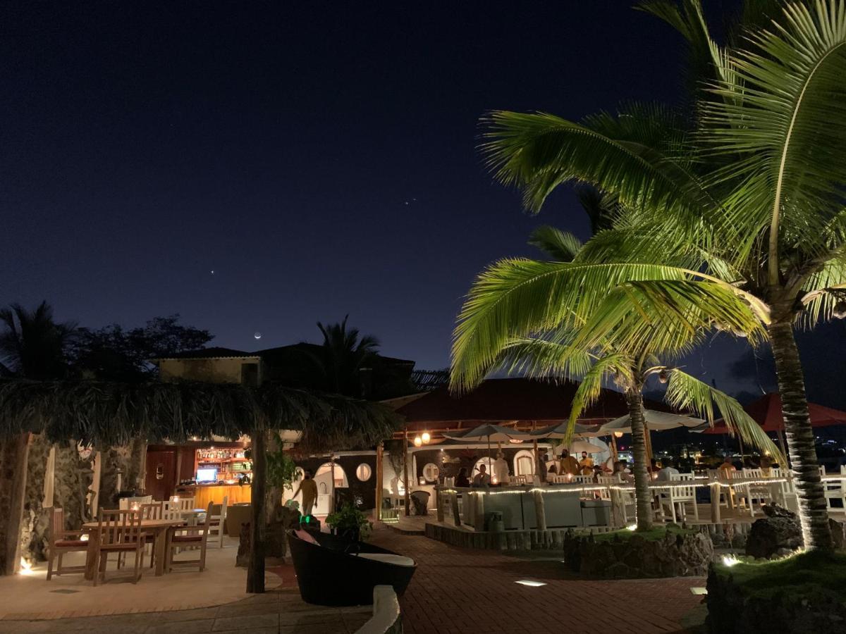 Hotel Angermeyer Waterfront Inn Puerto Ayora  Extérieur photo