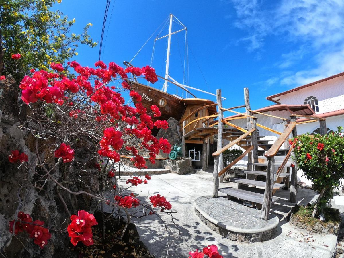 Hotel Angermeyer Waterfront Inn Puerto Ayora  Extérieur photo