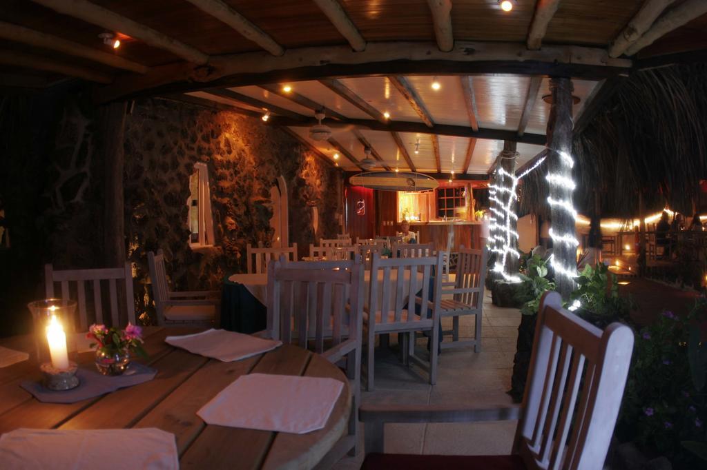 Hotel Angermeyer Waterfront Inn Puerto Ayora  Extérieur photo